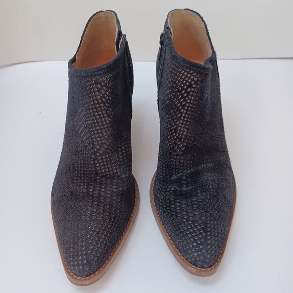 Lucky Brand Bootie Black Zeshia Perforated Suede Leather Boots Womens 9M - Picture 3 of 16